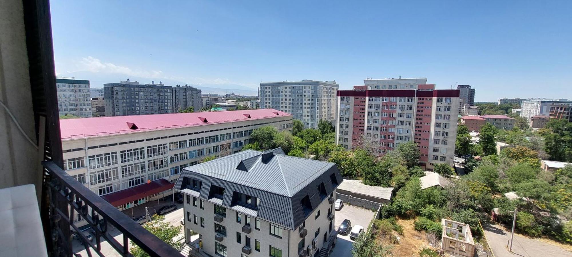 White Apartment With Panoramic View In The Center Bischkek Exterior foto